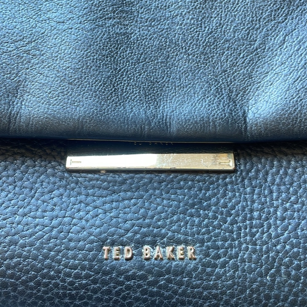Classy 🖤 Ted Baker leather Shoulder Bag! - Picture 3 of 12